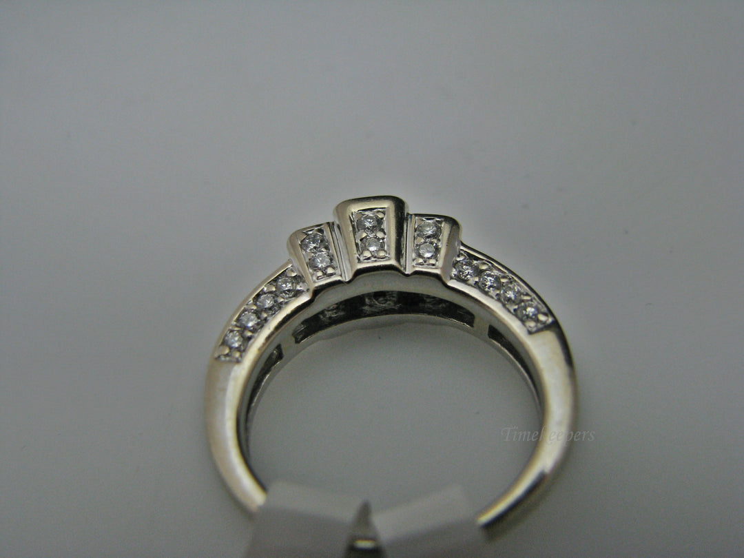 H226 Gorgeous 14k White Gold Engagement Ring Size 5.5 with Diamonds