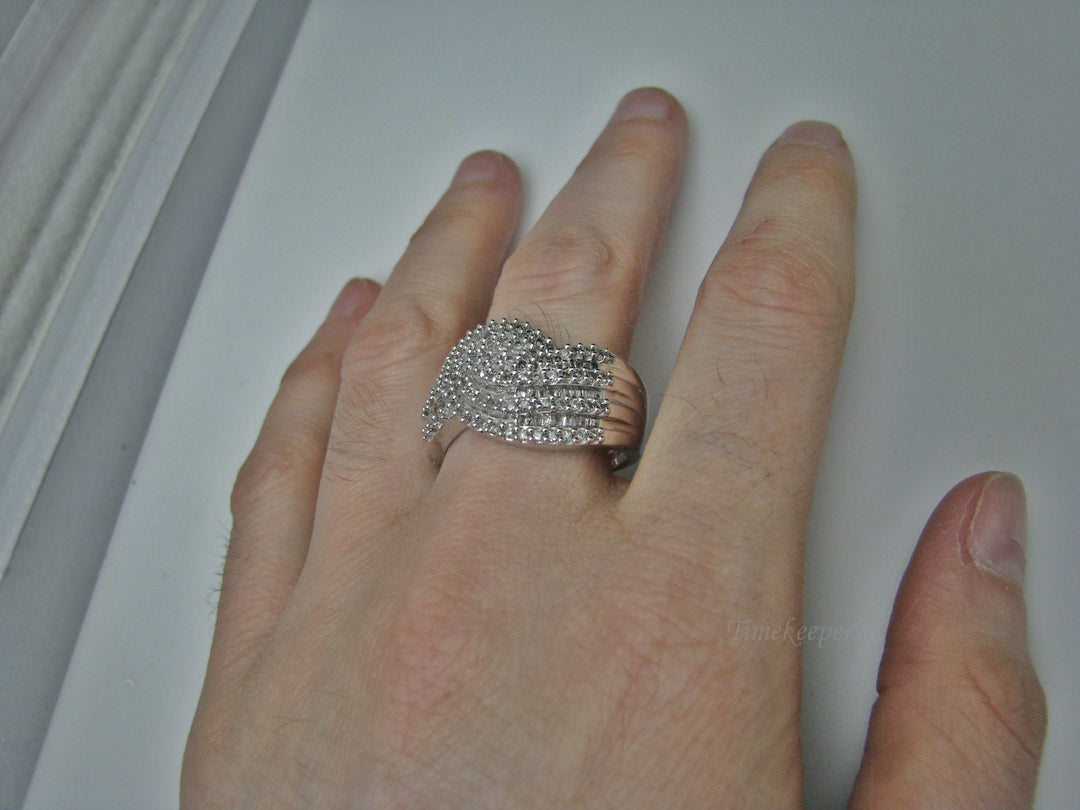 H218 Beautiful Multiple Diamond Ring in 14k White Gold Size 10