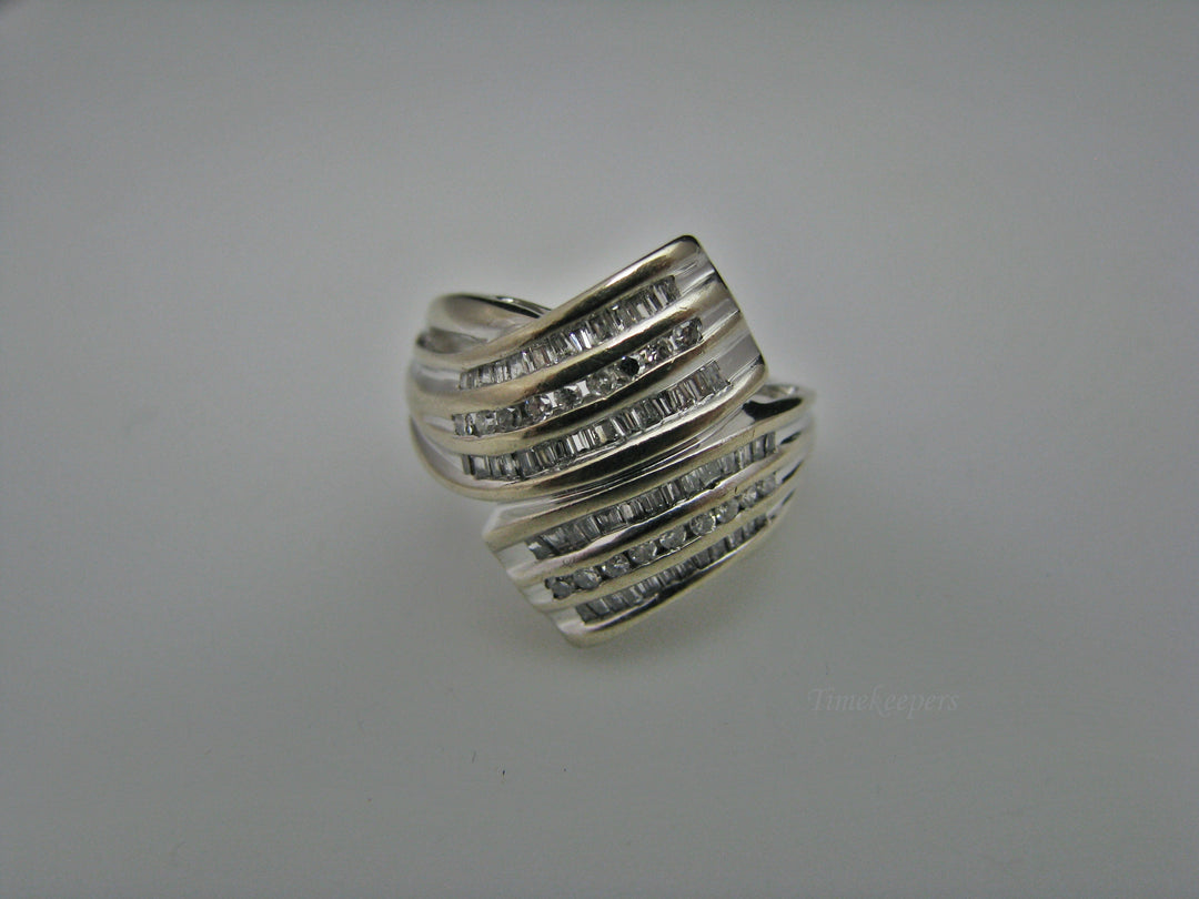 H220 Cute Multiple Diamond Chips Ring in 10k White Gold