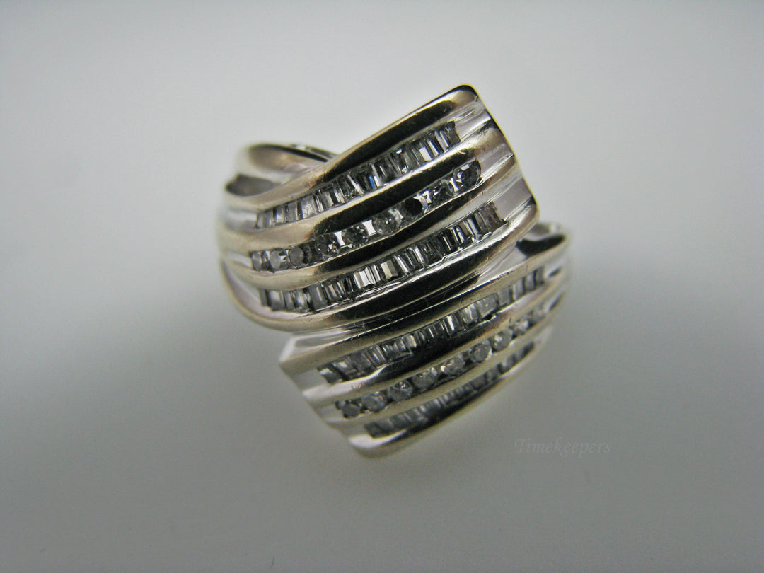 H220 Cute Multiple Diamond Chips Ring in 10k White Gold