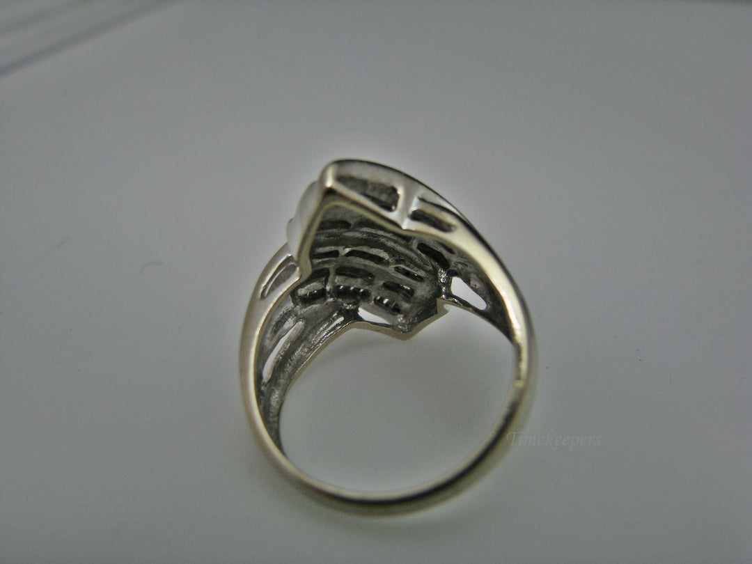 H220 Cute Multiple Diamond Chips Ring in 10k White Gold