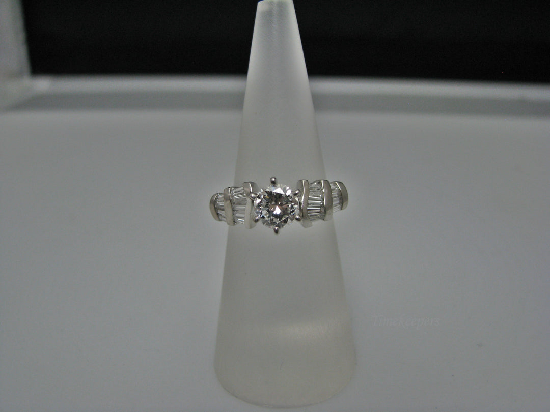 H223 Stunning Platinum Engagement Ring Size 5.25 with Diamonds