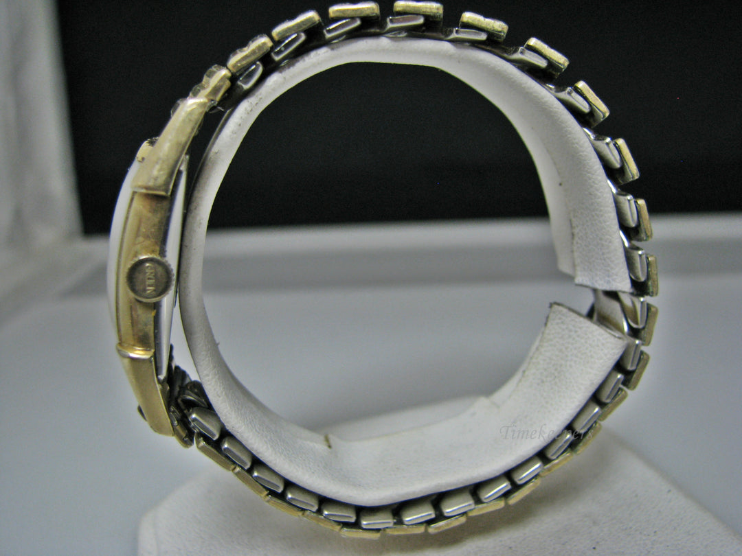 H231 Beautiful Gruen Mechanical Hand Wind Watch with Second Sub-Dial from 1940s