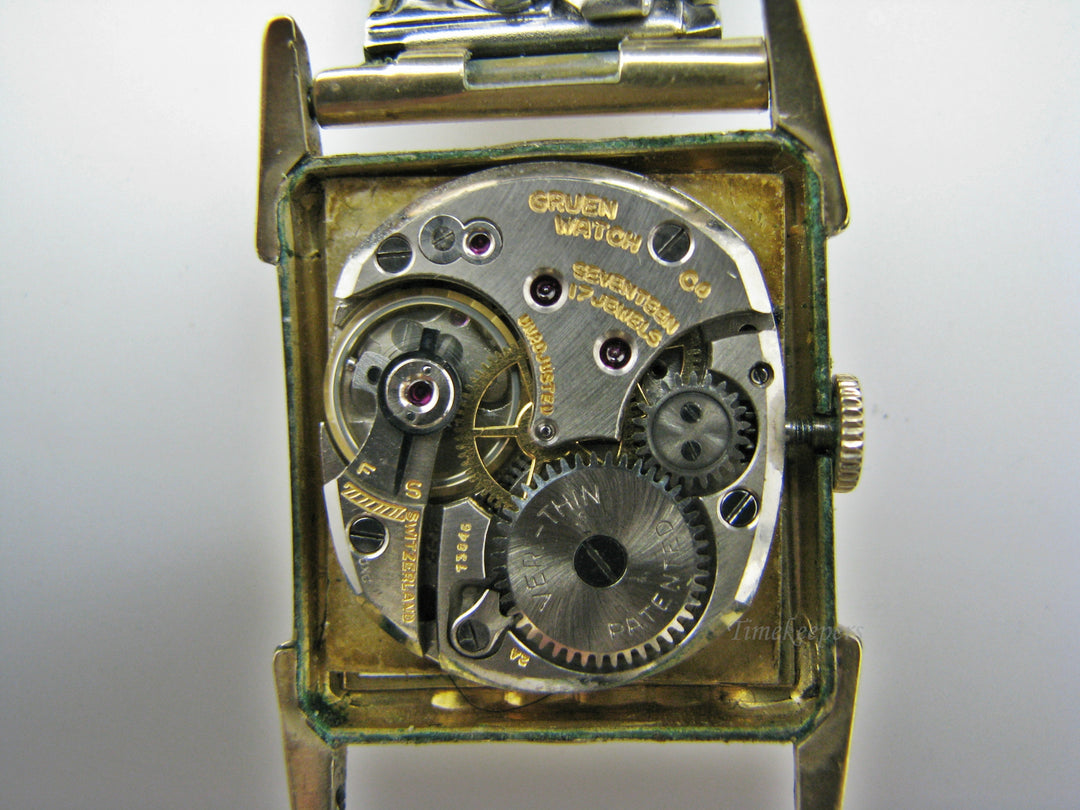 H231 Beautiful Gruen Mechanical Hand Wind Watch with Second Sub-Dial from 1940s