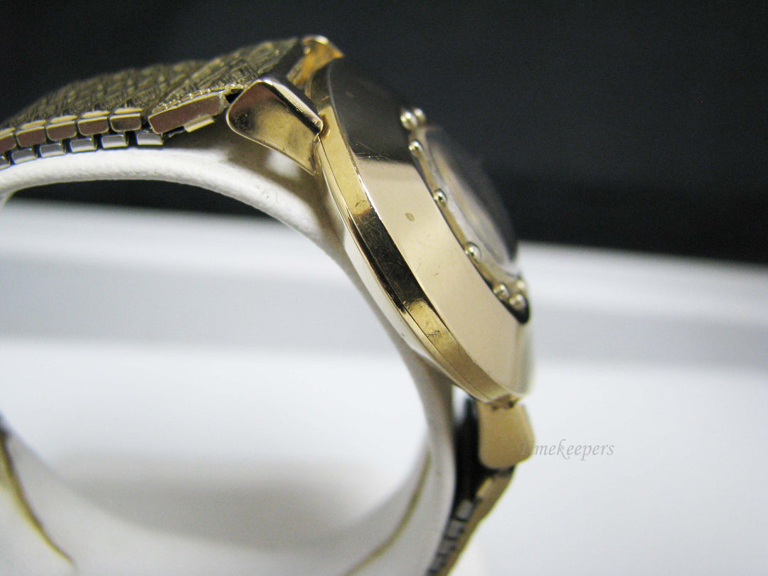 j123 Nice Vintage 14k YG Lecoultre Watch with Speidel Stretch Band