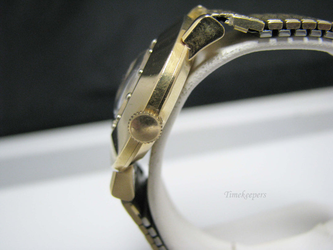 j123 Nice Vintage 14k YG Lecoultre Watch with Speidel Stretch Band