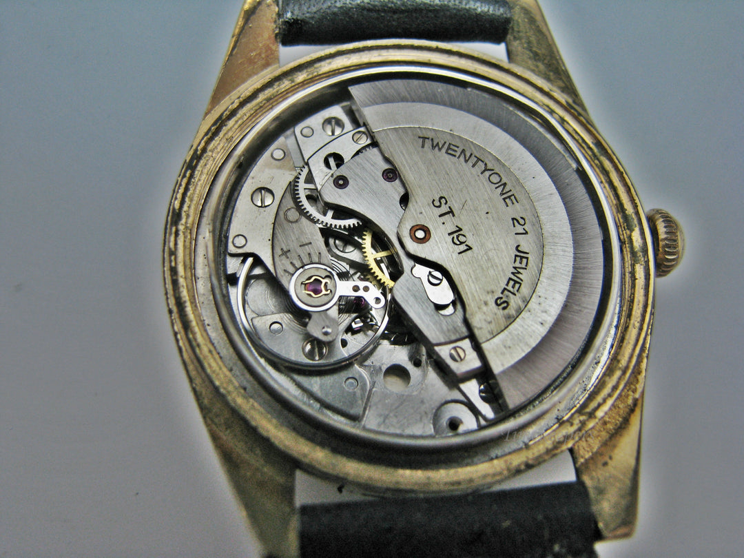 H257 Unique De Ville Mechanical Men's Wrist Watch from 1960's