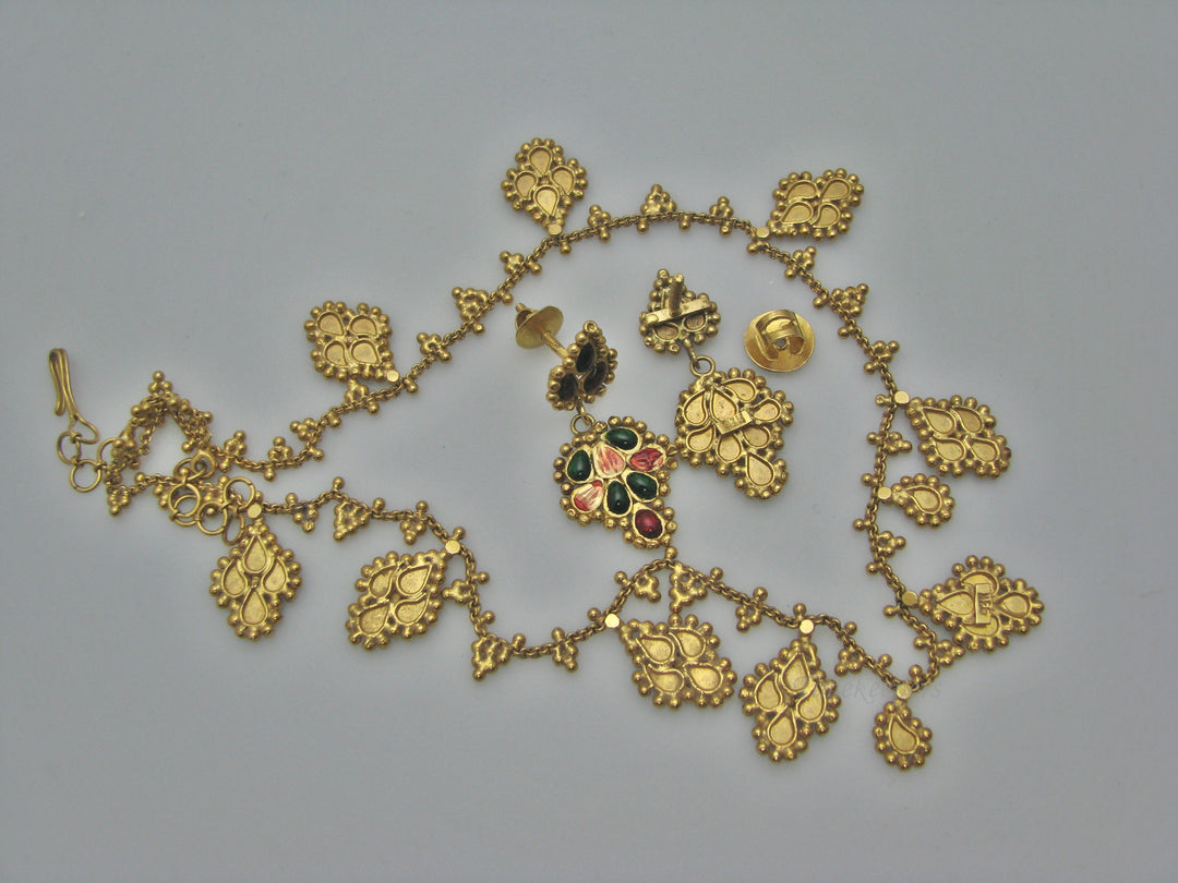 H269 Stunning 22k Yellow Gold Set of Green and Red Stone Necklace with Earrings