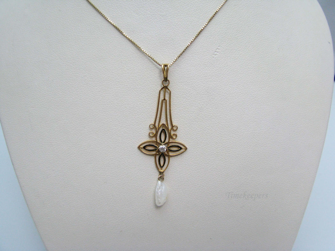 j173 Beautiful Vintage 10k Yellow Gold Diamond Pearl Pendant on 14k Gold Chain