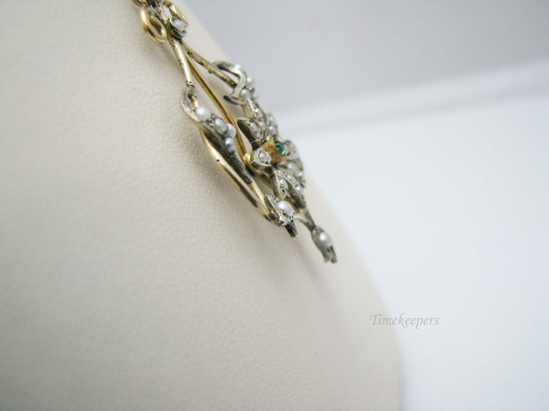 j178 Stunning Vintage 14k Yellow Gold Green Stone and Seed Pearl Pendant