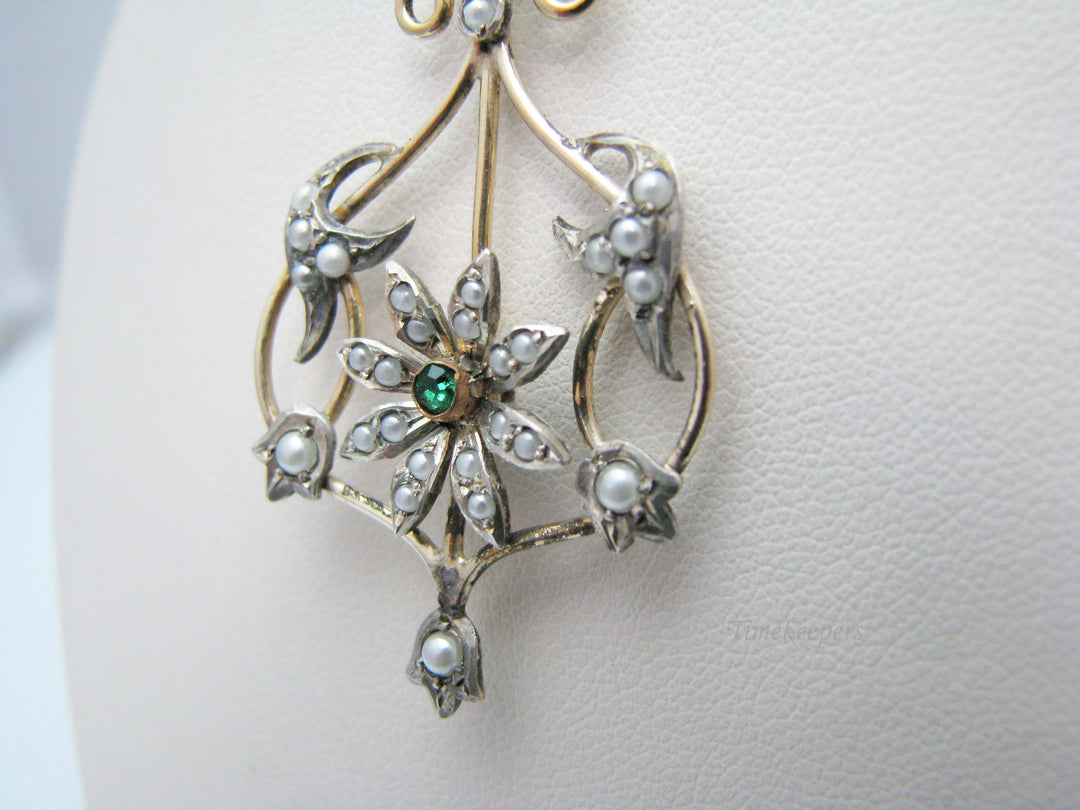 j178 Stunning Vintage 14k Yellow Gold Green Stone and Seed Pearl Pendant