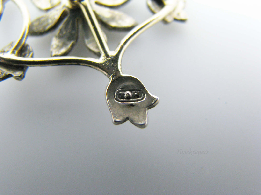 j178 Stunning Vintage 14k Yellow Gold Green Stone and Seed Pearl Pendant