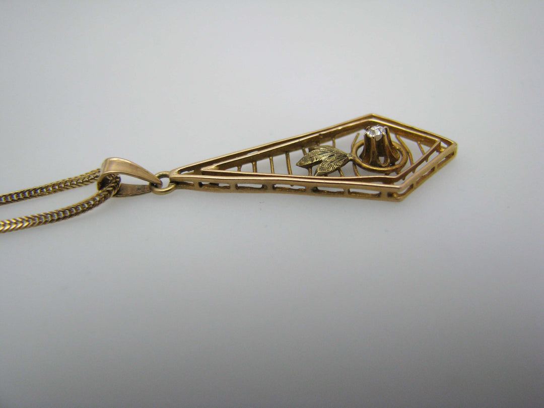 j180 Beautiful Vintage 14k Yellow Gold Diamond Pendant on 18" Chain