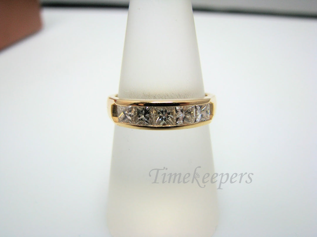 H302 Beautiful Diamond 14k Yellow Gold Wedding Band in Size 6.75