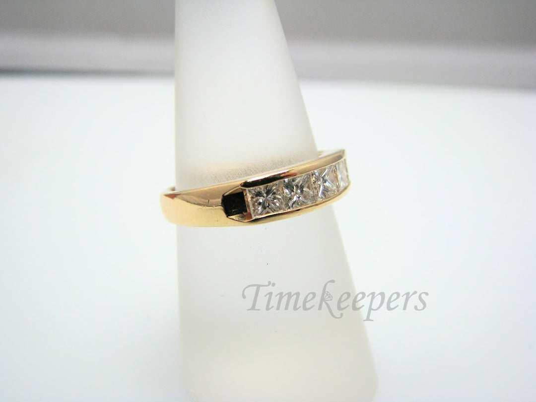 H302 Beautiful Diamond 14k Yellow Gold Wedding Band in Size 6.75