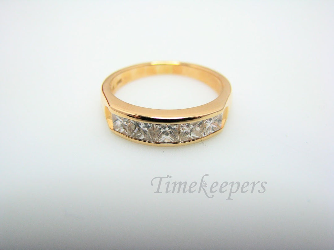 H302 Beautiful Diamond 14k Yellow Gold Wedding Band in Size 6.75
