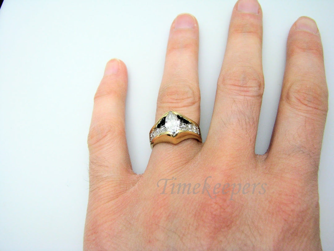 H312 Stunning Diamond 18k Yellow Gold Engagement Ring in Size 5