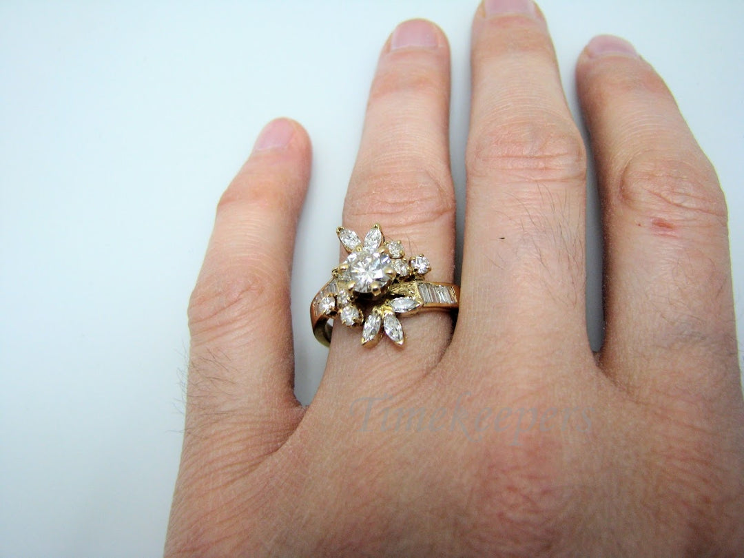 H319 Stunning Diamond 14k Yellow Gold Ring in Size 7.75