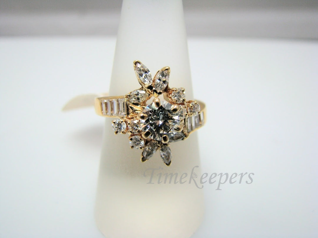 H319 Stunning Diamond 14k Yellow Gold Ring in Size 7.75