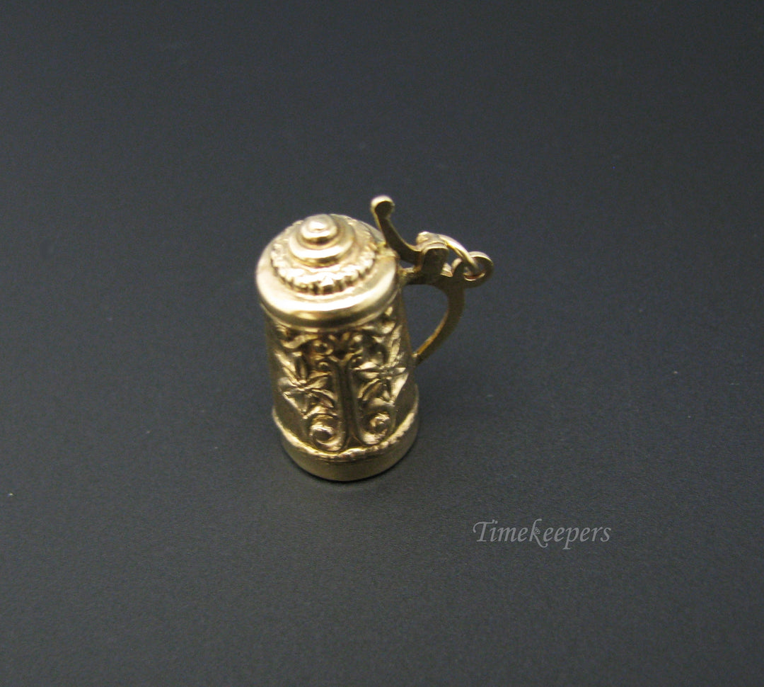 c733 Great 3D German Style Beer Stein Charm/ Pendant in 14k Yellow Gold