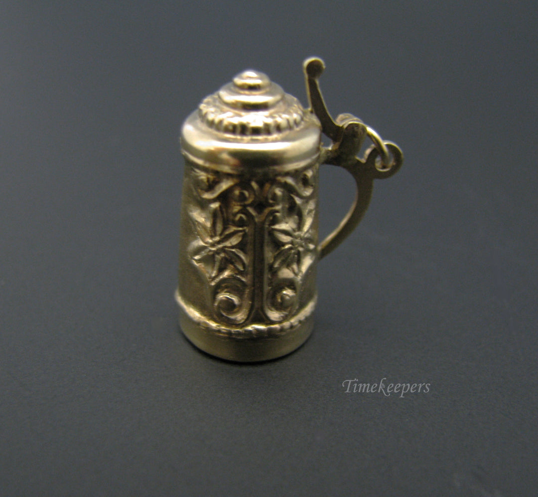 c733 Great 3D German Style Beer Stein Charm/ Pendant in 14k Yellow Gold
