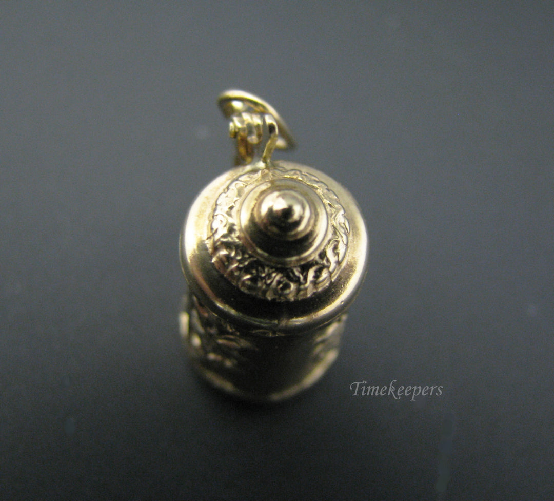 c733 Great 3D German Style Beer Stein Charm/ Pendant in 14k Yellow Gold