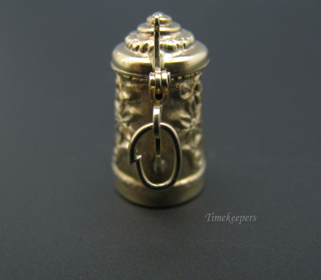 c733 Great 3D German Style Beer Stein Charm/ Pendant in 14k Yellow Gold