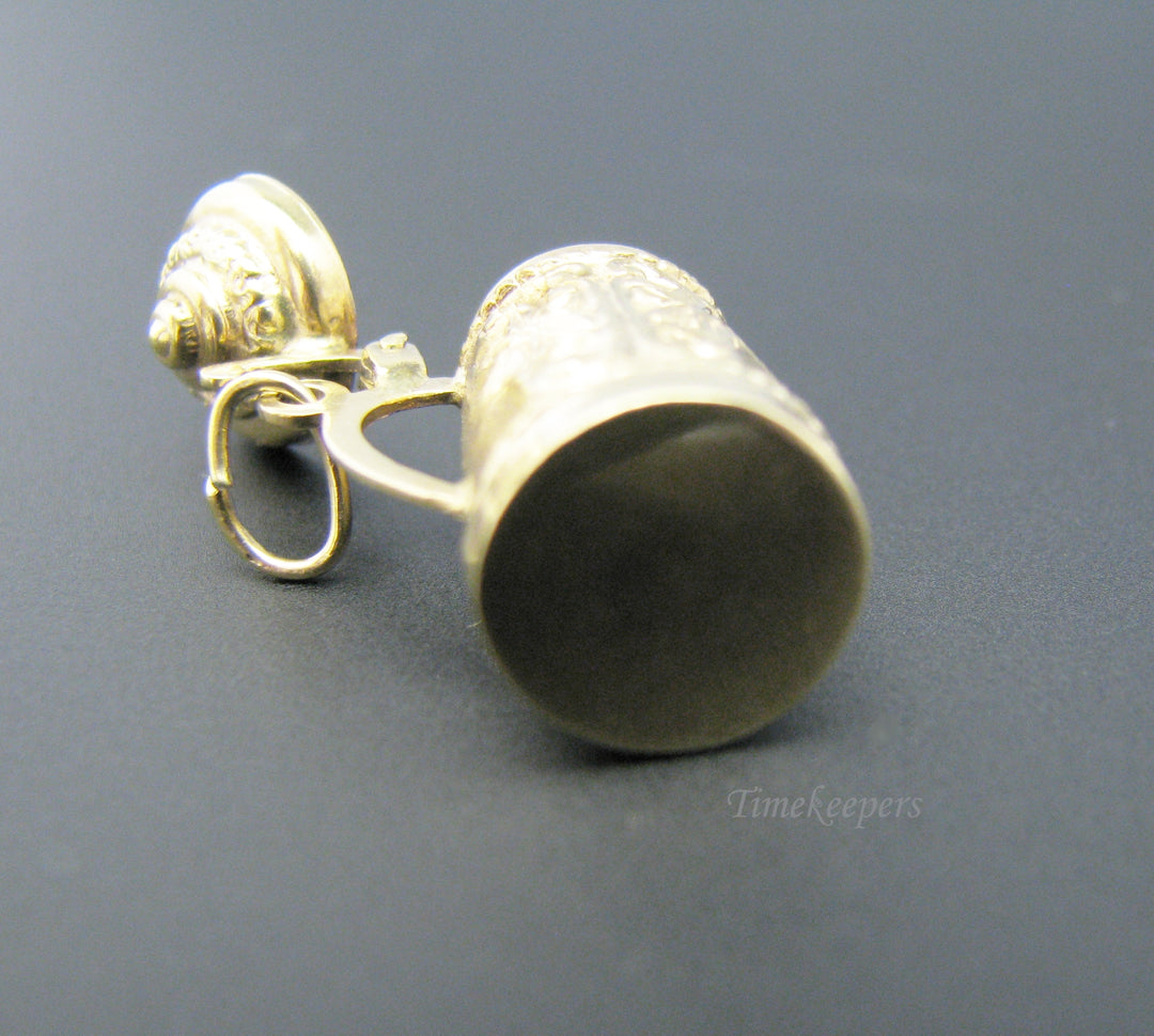 c733 Great 3D German Style Beer Stein Charm/ Pendant in 14k Yellow Gold