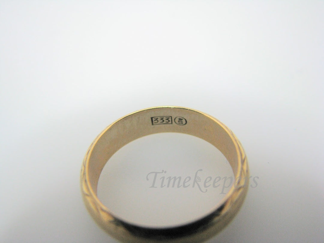 H367 Unique 8k Yellow Gold Wedding Band in Size 6.0