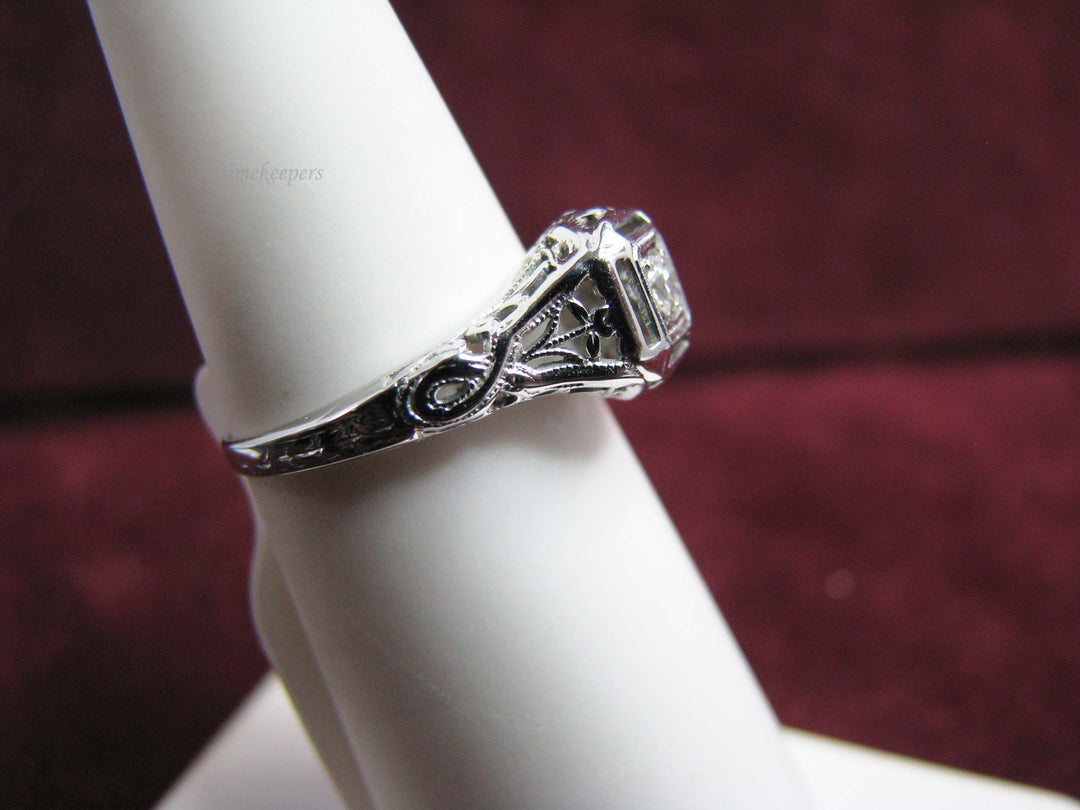 b133 Beautiful 18kt White Gold Vintage Diamond Engagement Ring