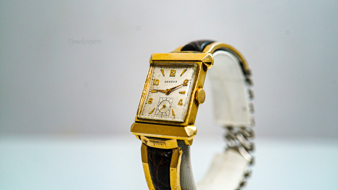 k176 Vintage 1950's Men's Benrus Wristwatch