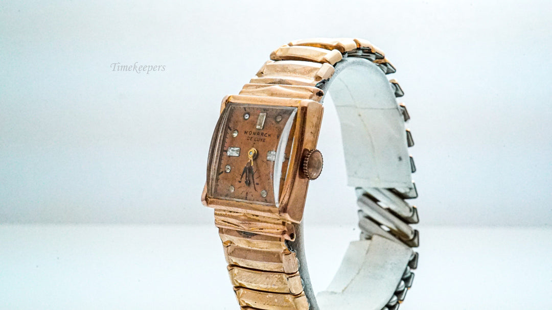 K118 Vintage 1940's Men's Monarch De Luxe Wristwatch