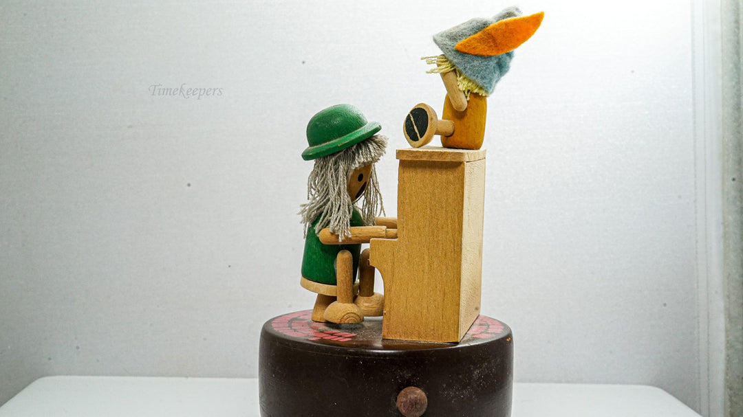 K133 Hummel Werks Dan's Kids Music Box