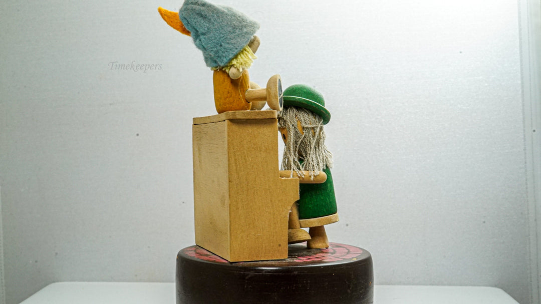 K133 Hummel Werks Dan's Kids Music Box