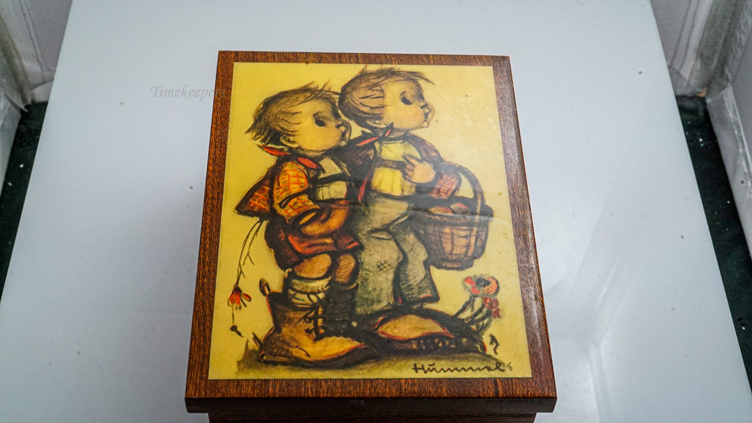 K143 Hummel Music Box