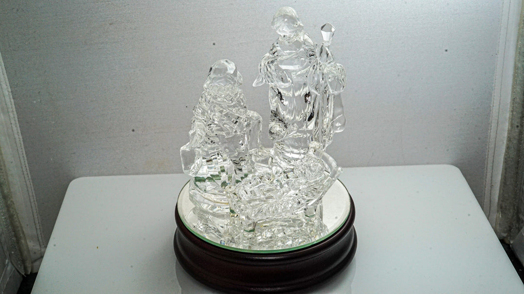 K138 Mary and Joseph Music Box