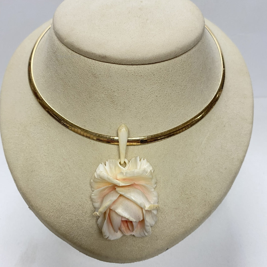 b887 Vintage 14kt Two Tone 16" Long Omega Necklace & Carved Rose Bone Pendant