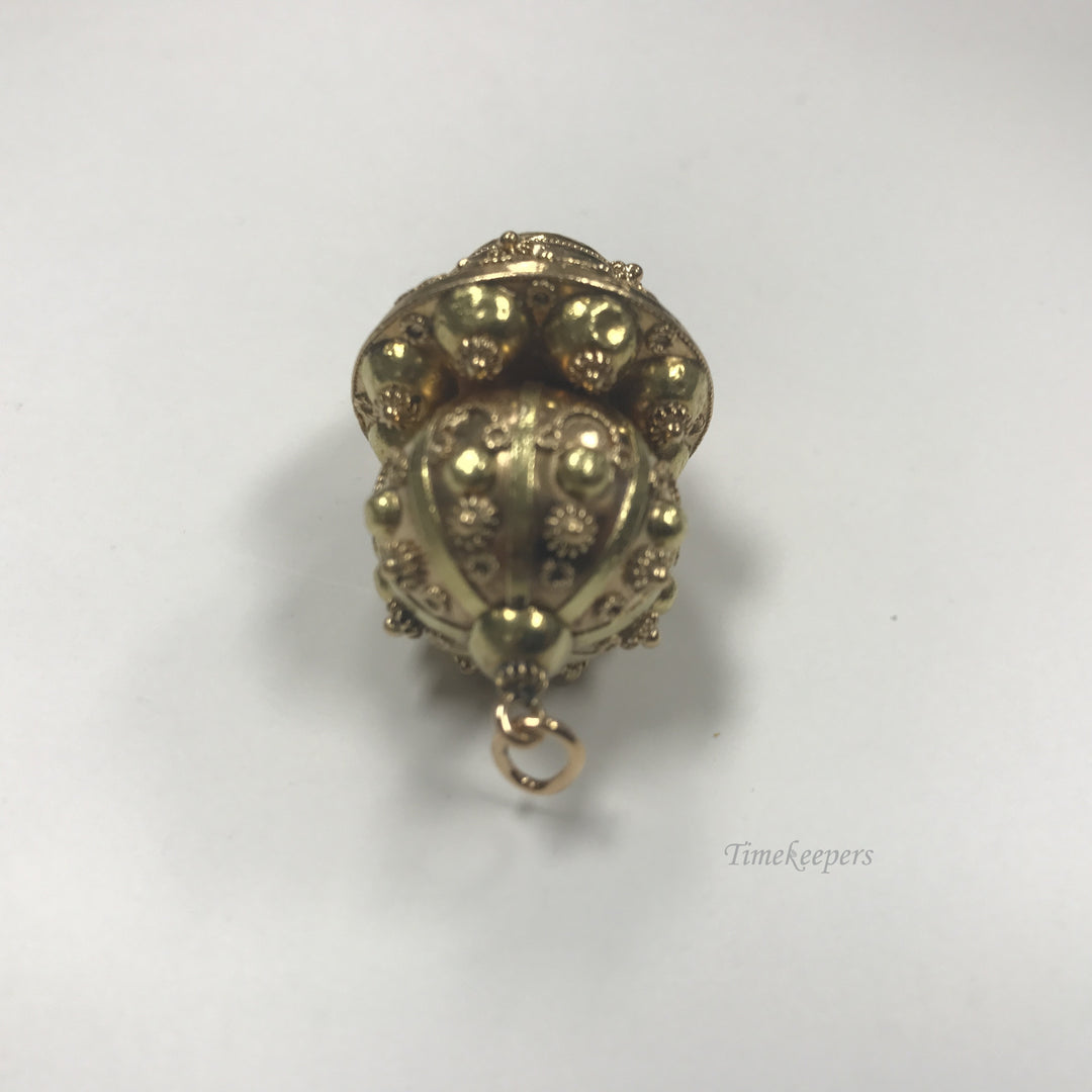 d087 Vintage Stunning 14k Yellow Gold Pendant Green Stone Unique Design