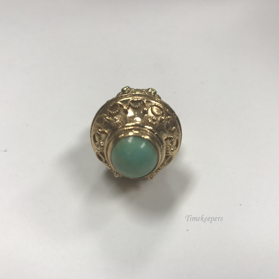 d087 Vintage Stunning 14k Yellow Gold Pendant Green Stone Unique Design