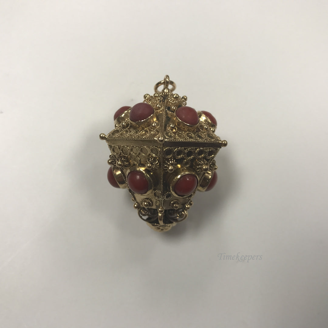 d089 Vintage Authentic Stunning 14k Yellow Gold Pendant Coral Unique Design