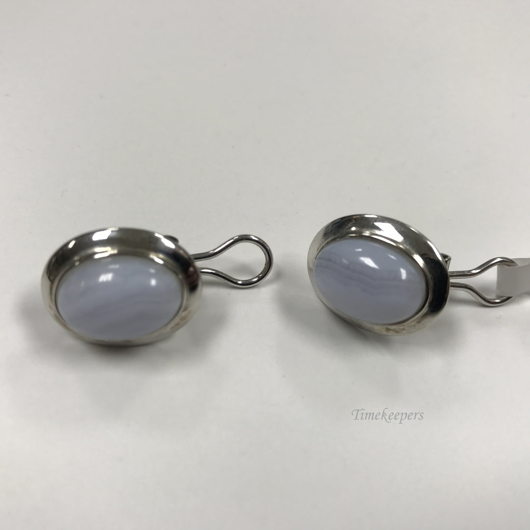 d111 Vintage Authentic Sterling Silver Oval Chalcedony Women's Earrings