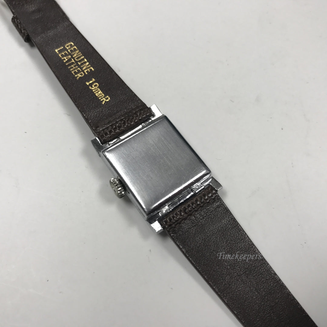 d326 Vintage Original Meret W Swiss 15J 3Adj. Silver Tone Mechanical Wrist Watch