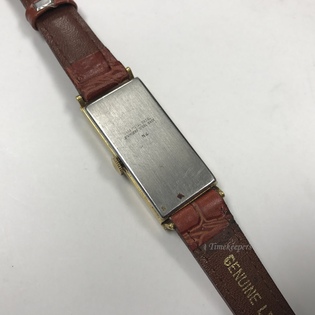 d329 Vintage Caravelle Gold Tone Stainless Steel Mechanical 1960's Wrist Watch