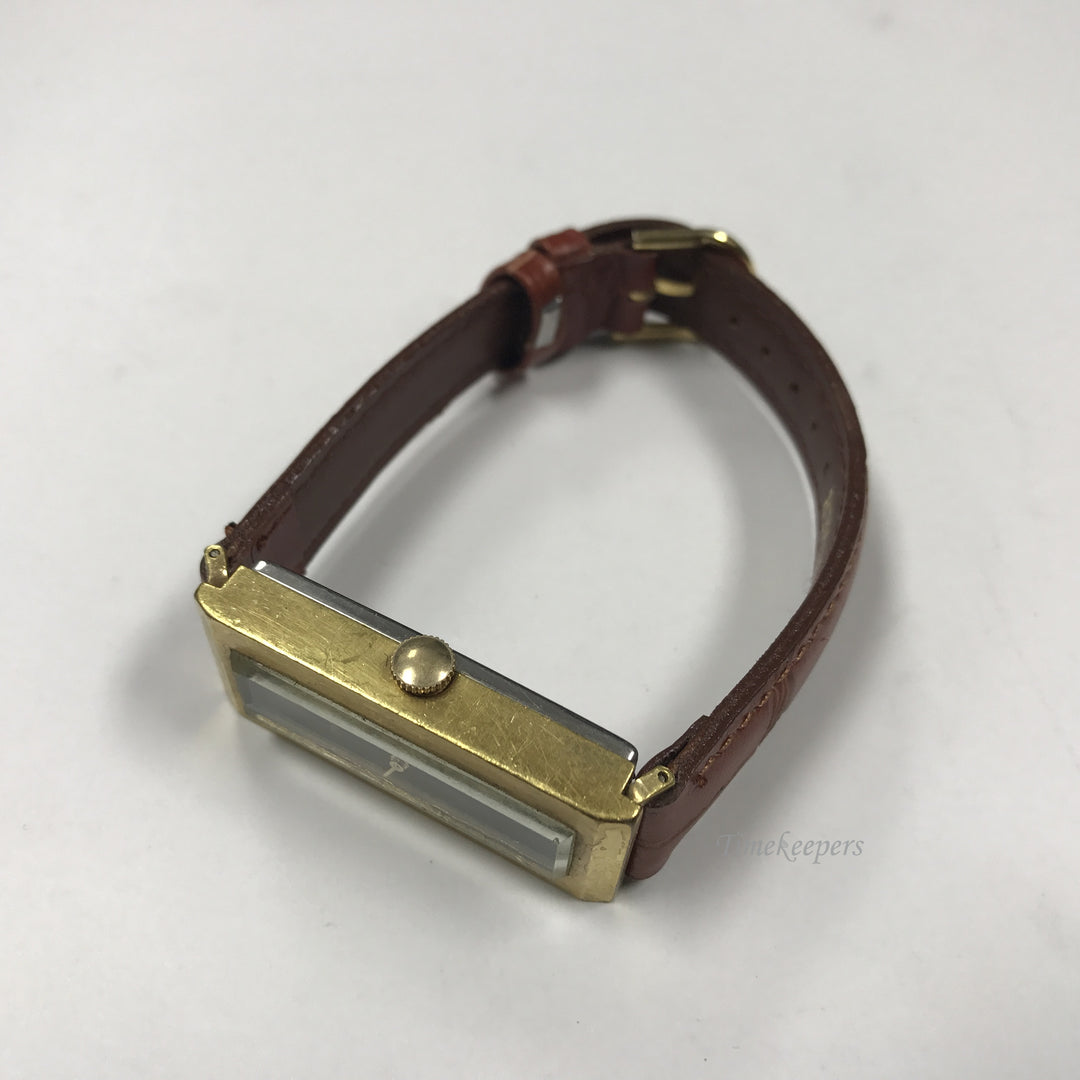 d329 Vintage Caravelle Gold Tone Stainless Steel Mechanical 1960's Wrist Watch