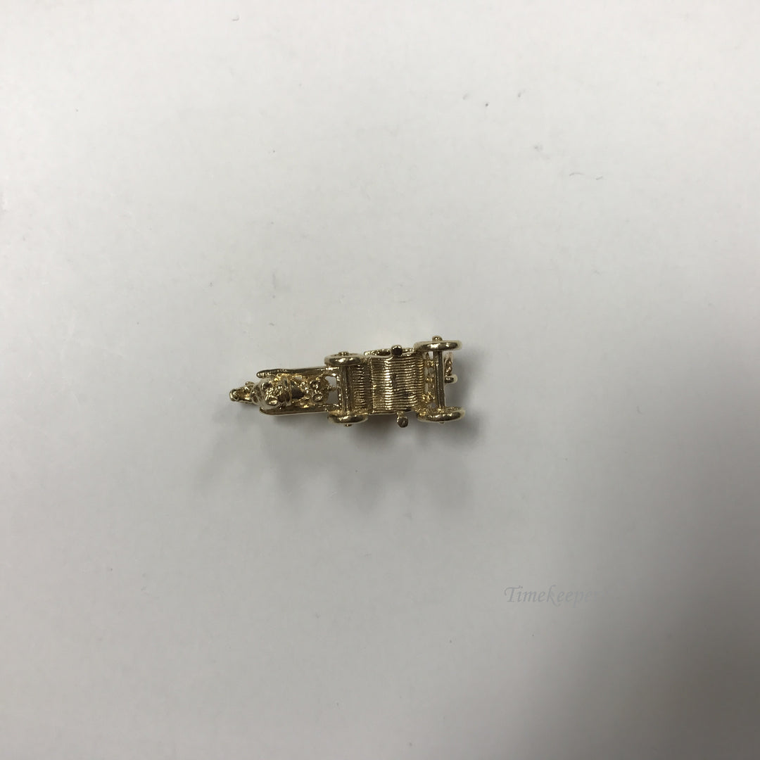 d444 Vintage Original 10K Yellow Gold Horse & Carriage Charm Pendant
