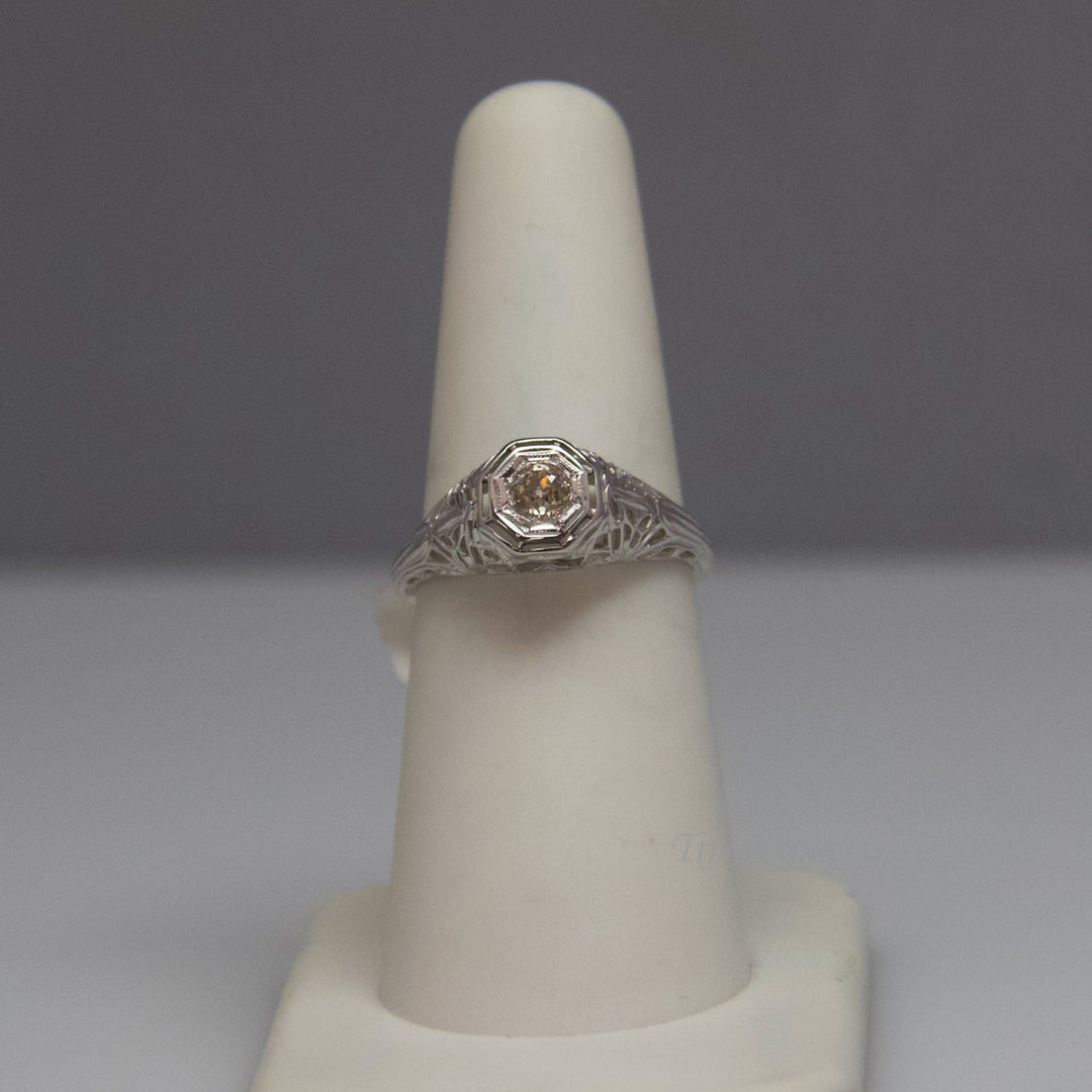 d504 Gorgeous 18kt White Gold Diamond Ring