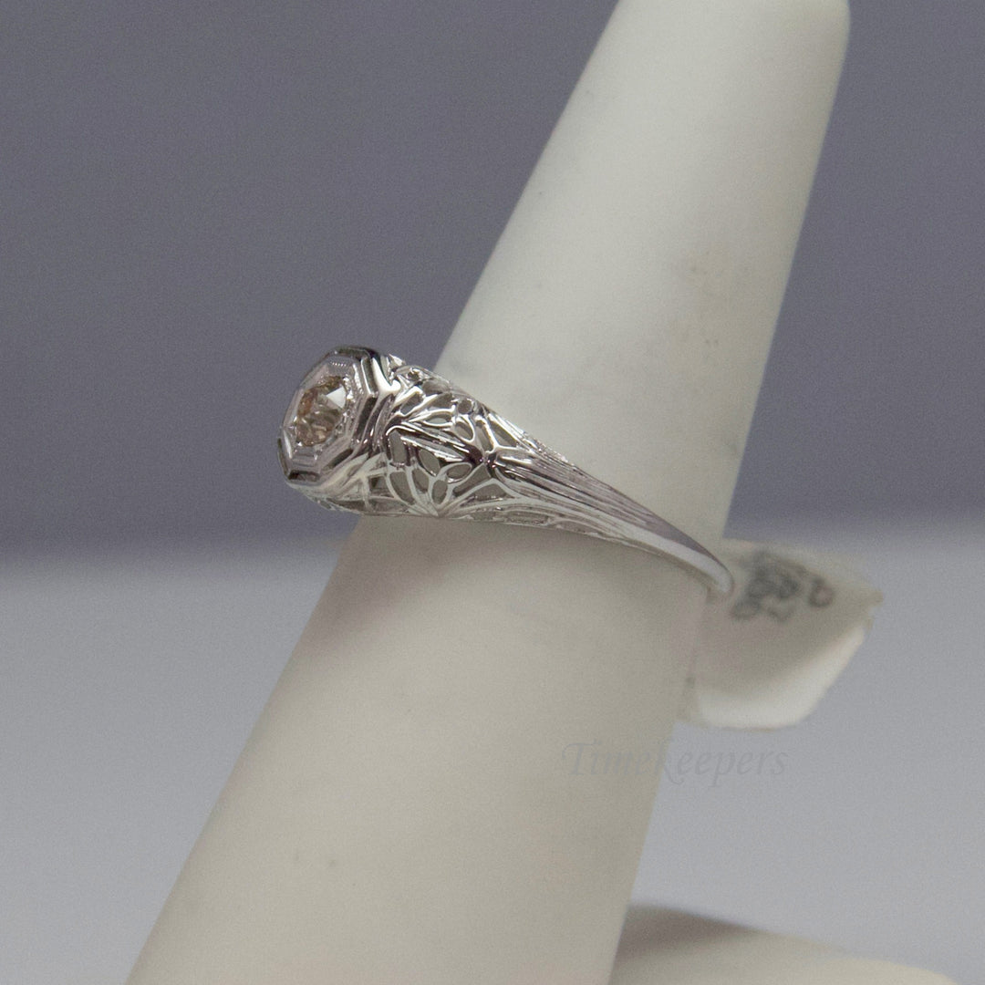d504 Gorgeous 18kt White Gold Diamond Ring