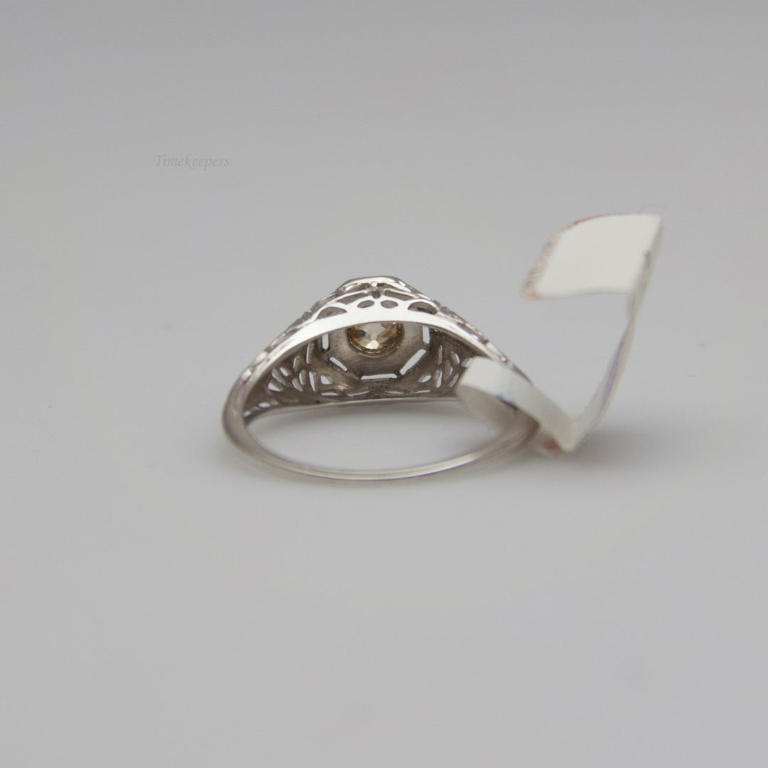 d504 Gorgeous 18kt White Gold Diamond Ring