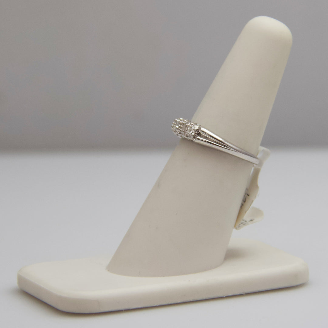 d522 Dazzling 14k White Gold Diamond Wedding Band