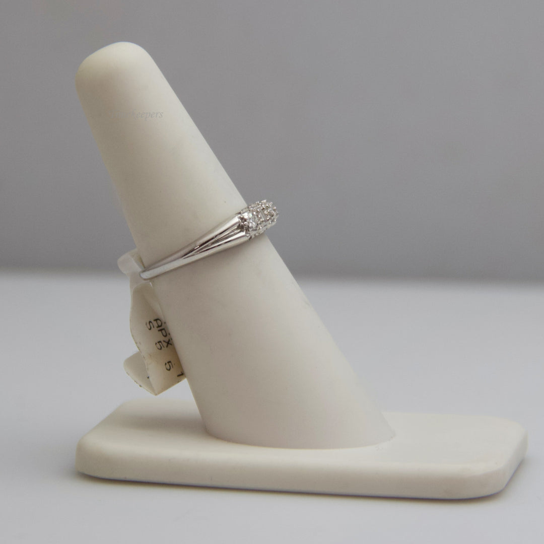 d522 Dazzling 14k White Gold Diamond Wedding Band